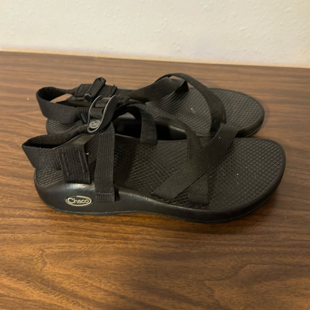 Women’s size 8 chacos